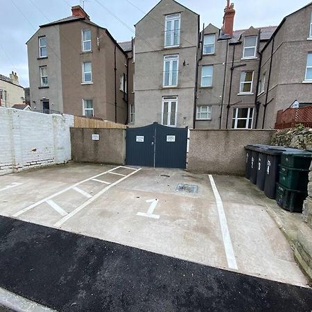 Central Llandudno, Private Parking Near To Beach, Pier & Shops Экстерьер фото